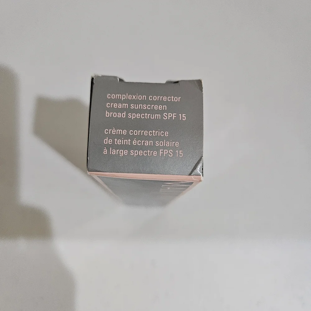 Mary Kay CC Cream - Broad Spectrum SPF 15 COLOR Deep - Picture 8 of 9